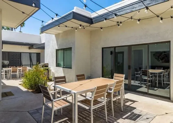 Nova-in The Middle Of Old Town-walk To Everything! Holiday home Scottsdale
